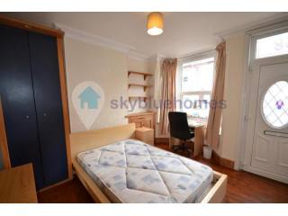 House - TV INCLUDED IN ALL BEDROOMS AND..