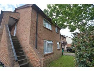 Studio For Sale: Cheriton Road, Gosport