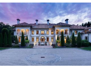 8 bedroom House For Sale: 42 Mooreland..