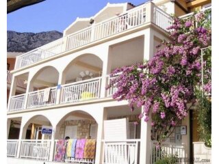 Vila uz more! Idealna kao investicija za hotel!