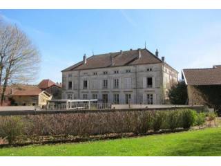 7 bedroom House For Sale: 52300..