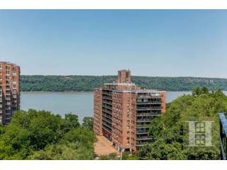 2 bedroom Apartment For Sale: 735..