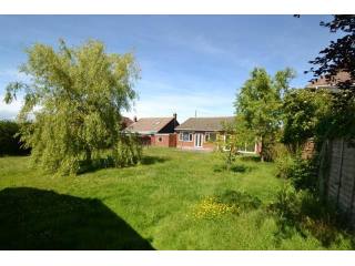 4 bedroom bungalow in Minster On Sea..