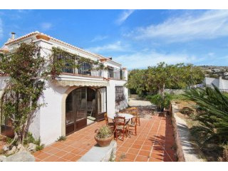 Villa with separate apartment near the..