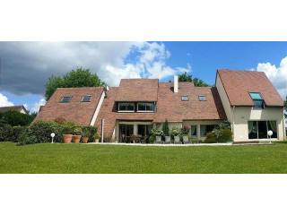 6 bedroom Character For Sale: 03200..