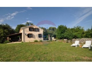 Krk,kuća na osami sa dva apartmana