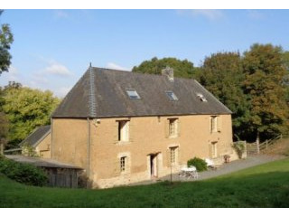 Detached House with Lovely Drive