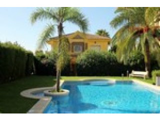 5 Bedrooms - Villa - Malaga - For Sale