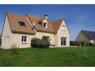 Contemporary House on Nice Plot