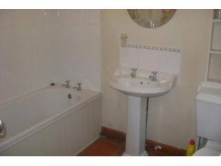 2 Bed House To Let