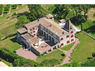 Breathtaking Renaissance Chateau. 8..