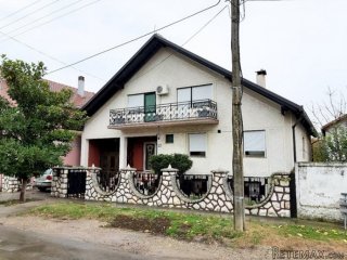 Prodajem kucu u Indjiji
