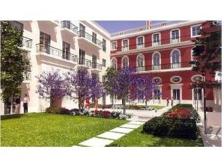 5 Bedrooms Duplex Apartment with River..