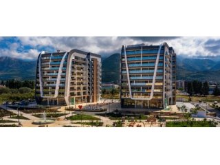Izdajem poslovni prostor 150m2 u Baru