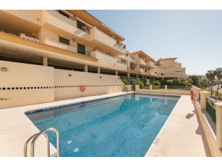 2 Bedroom Middle Floor Apartment