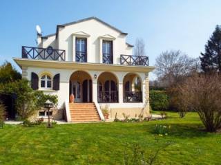 Spacious edge of village detached house..