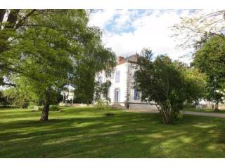 8 bedroom House For Sale: 03800 GANNAT