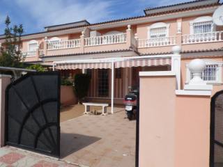Nice 2 Bed 2 Bath townhouse