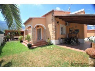 This family home is located in In a very quiet area on the..