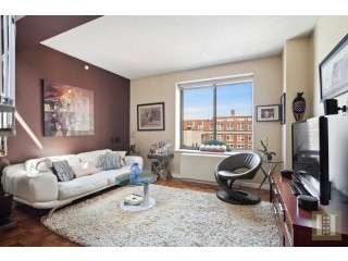 2 bedroom Apartment For Sale: 300 WEST..
