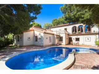 This beautiful French-style villa is 400 meters from Punta..