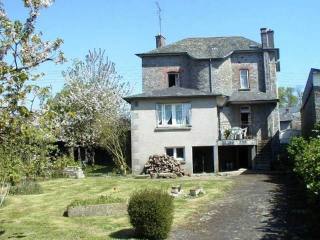 Nice & Neat Village House and Garden