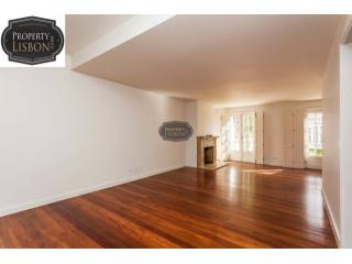 Fully Remodeled 3 Bedroom Lisbon..