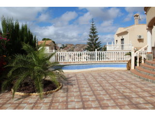 3 Bedrooms - Town House - For Sale