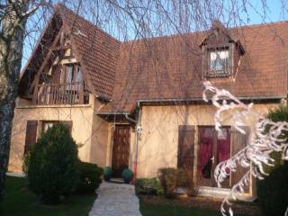 6 Hectares Property - Rare for the..