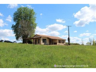 Ref 29087 : Grange Sur 12 Ha De Terrain