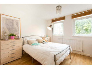 Twin for couple near Westbourne Park..