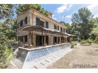 Beautiful ecological and bioclimatic villa, unique in this..