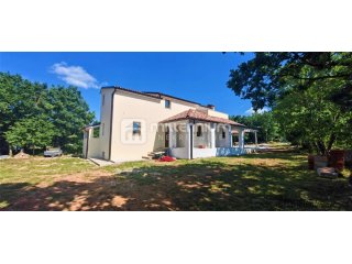 Istra, Žminj, samostojeća kuća s bazenom, 289m2