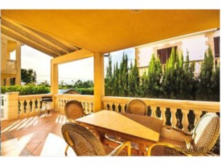 Villa with fabulous views of the Lake Esperanza and the..