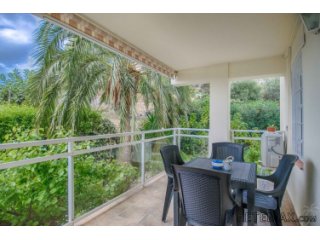 This renovated 2-bed apartment is located in the popular..