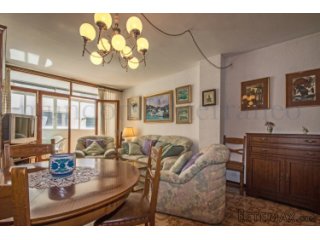 83 m2 apartment, second line from the beach. Located on the..