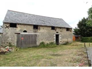 Barn in Good Setting to Renovate