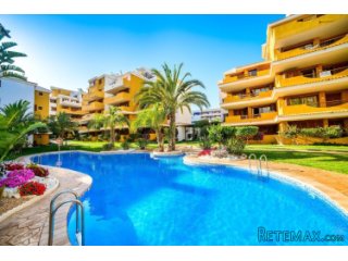 This beautiful renovated apartment is a stone's throw from..