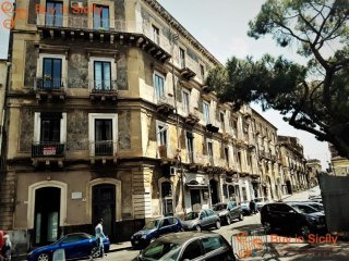 3 bedroom Apartment For Sale: Piazza..