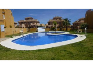 Town House / Village House in Los..