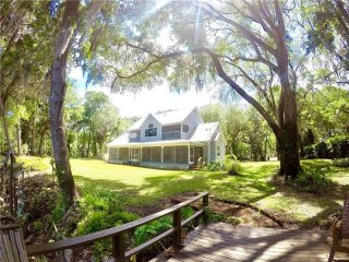 5 bedroom Property For Sale: 10700..
