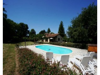 Hideaway cottage with pool MeM613