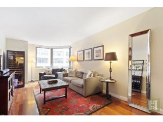 2 bedroom Apartment For Sale: 121 EAST..