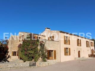 Historic estate with Sea Views