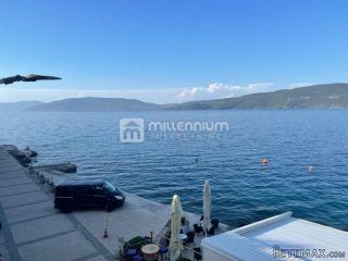 Otok Cres, dvoetažni 2s+db, 82.55m2, prvi red do mora