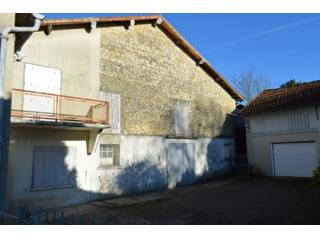 3 bed property with outbuildings and..