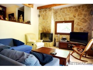 Fantastic home located in the midst of the mountains of..