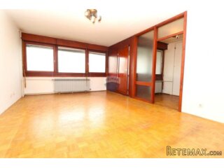 Velika Gorica, stan u centru, 58m2