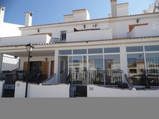 4 Bedrooms - Townhouse - Alicante - For..