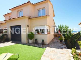 Townhouse with sea views in Barcelona..